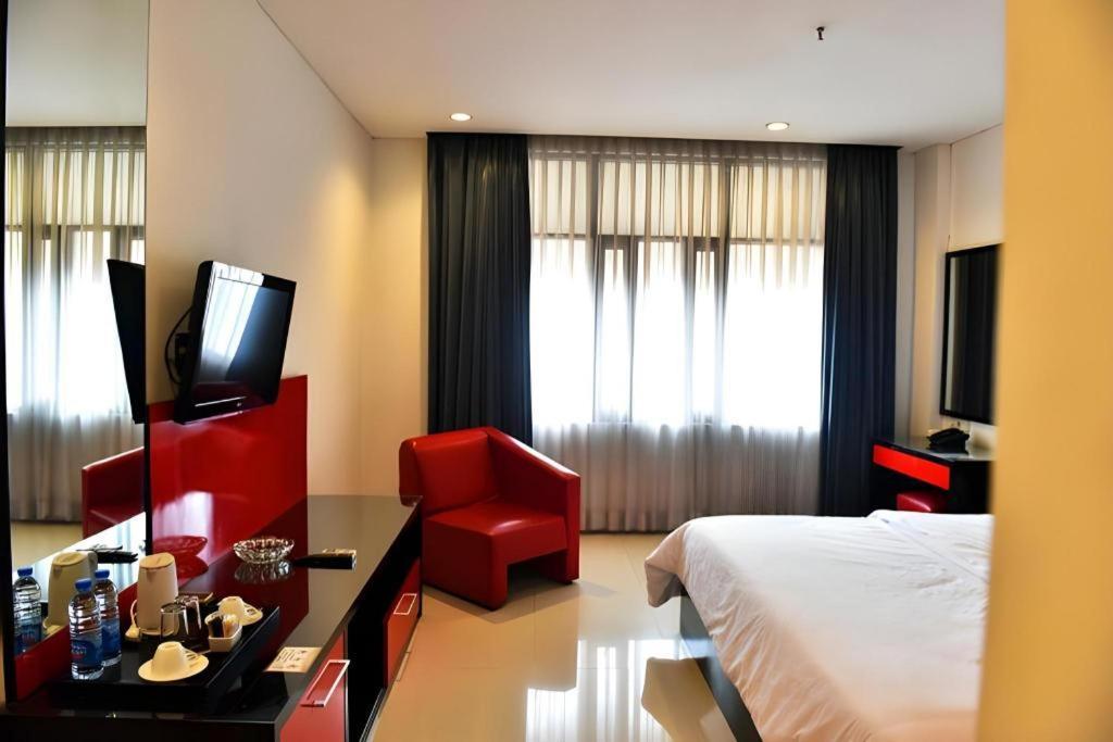 Hotel Cemerlang Bandung Kültér fotó